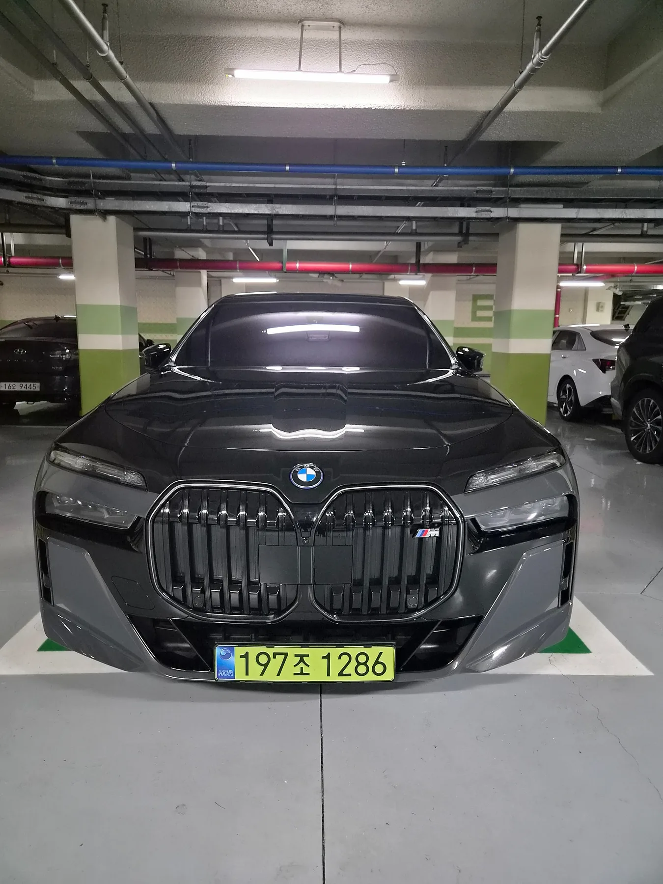 BMW I7 M70 X드라이브 M퍼포먼스 2025 투톤 사진 1