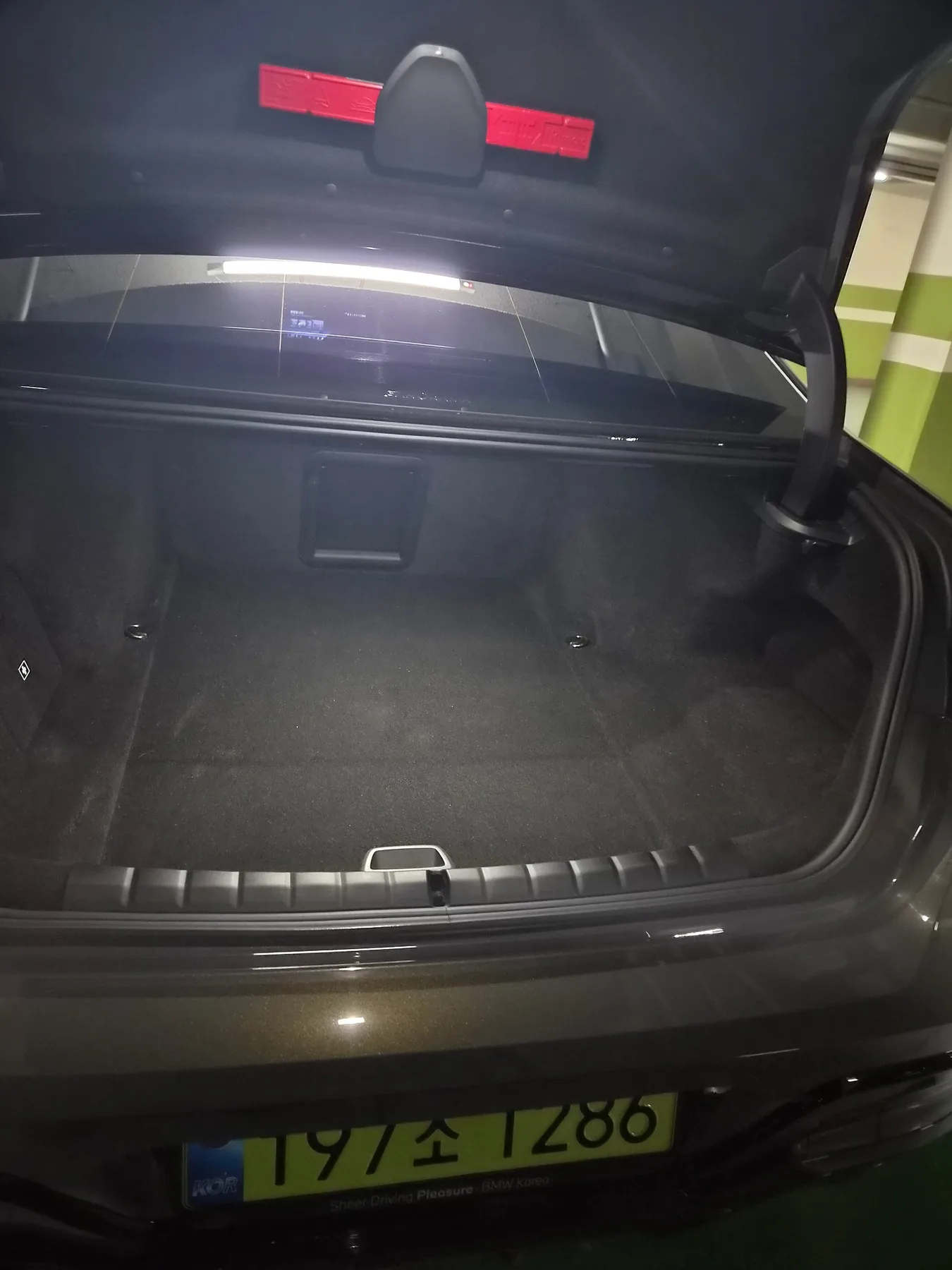 BMW I7 M70 X드라이브 M퍼포먼스 2025 투톤 사진 3