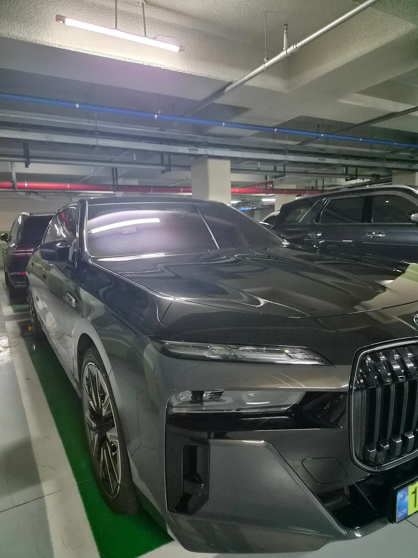BMW I7 M70 X드라이브 M퍼포먼스 2025 투톤 사진 5