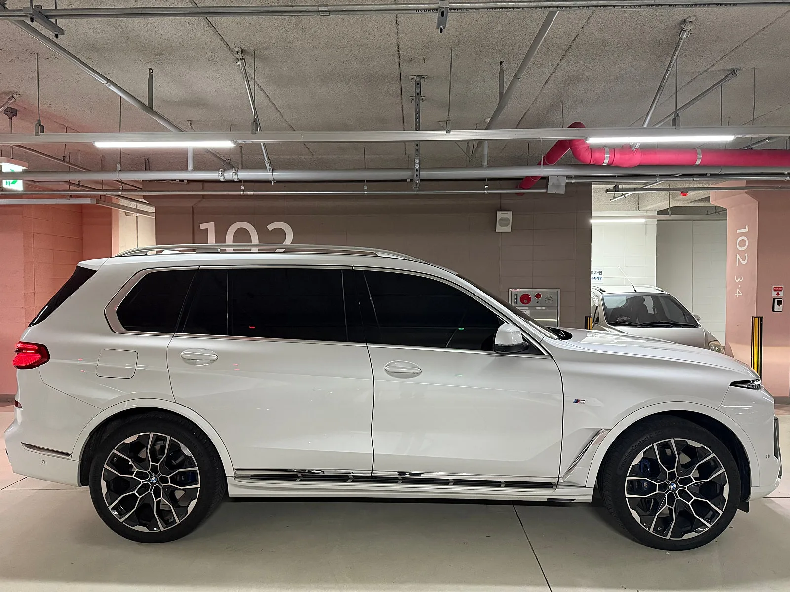 BMW X7 40i MSP 2024 화이트 사진 2
