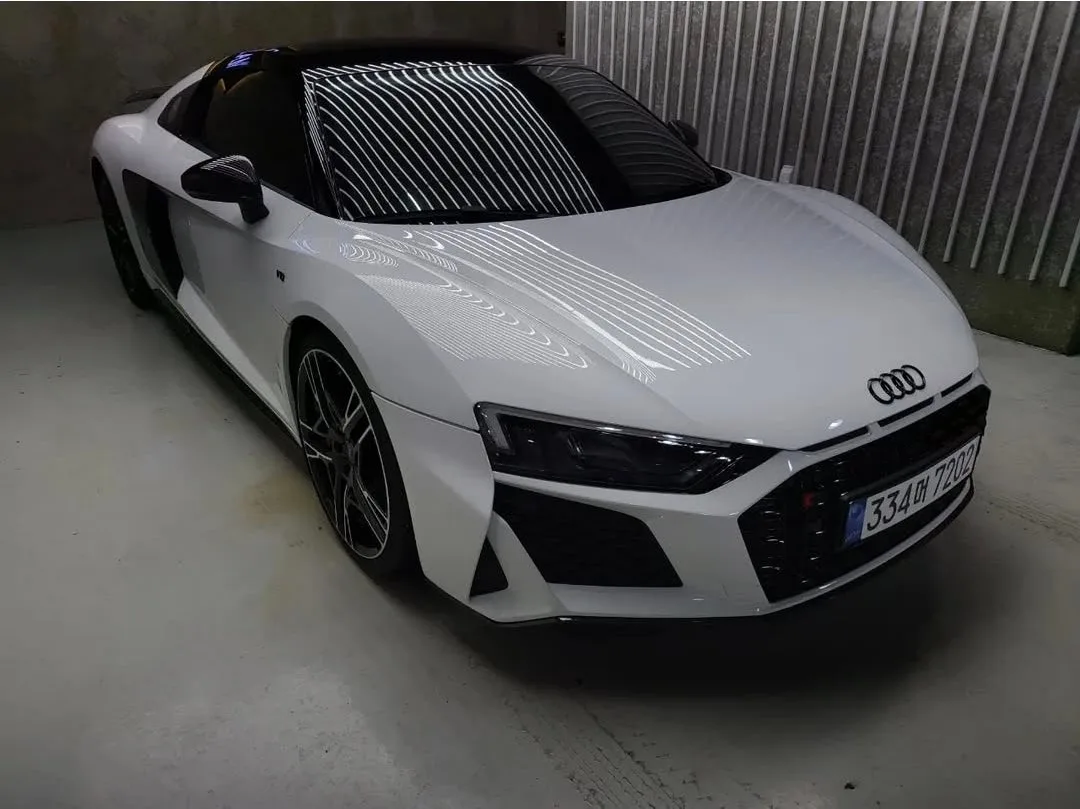 아우디 R8 V10+ 퍼포먼스 쿠페 2021 화이트 사진 2