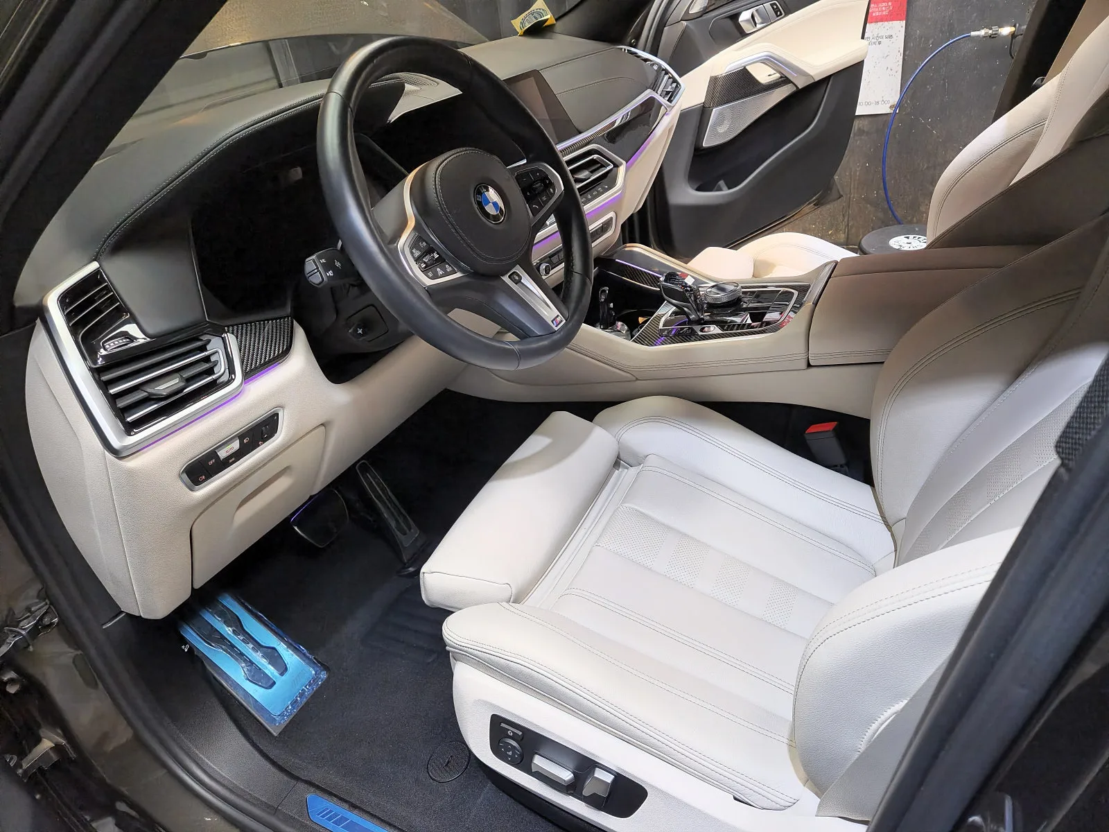 BMW X6 M50i 2022 건메탈 사진 6