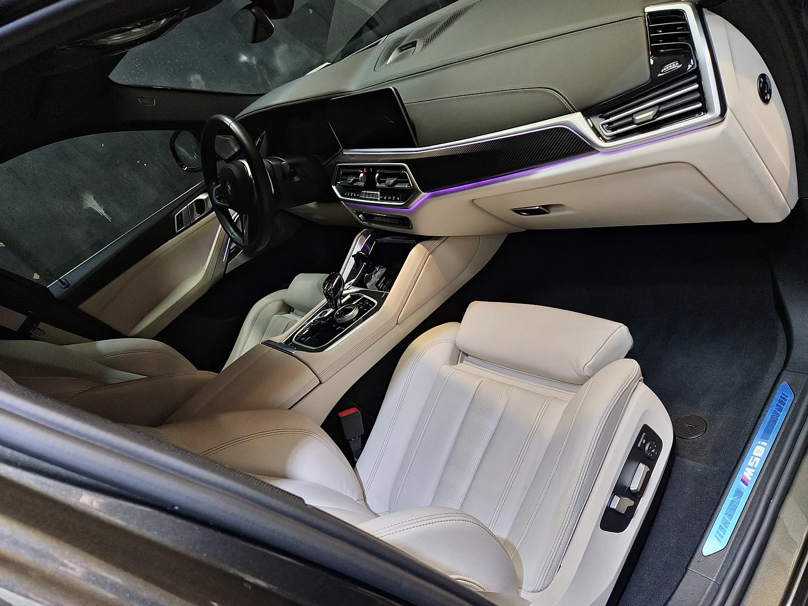 BMW X6 M50i 2022 건메탈 사진 7