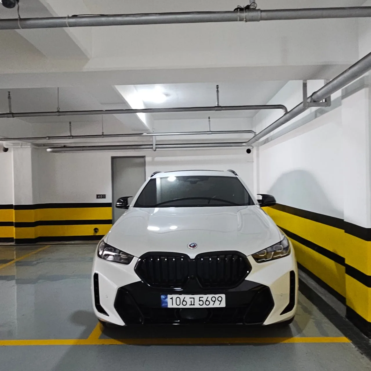 BMW X6 40i 2023 화이트 사진 1
