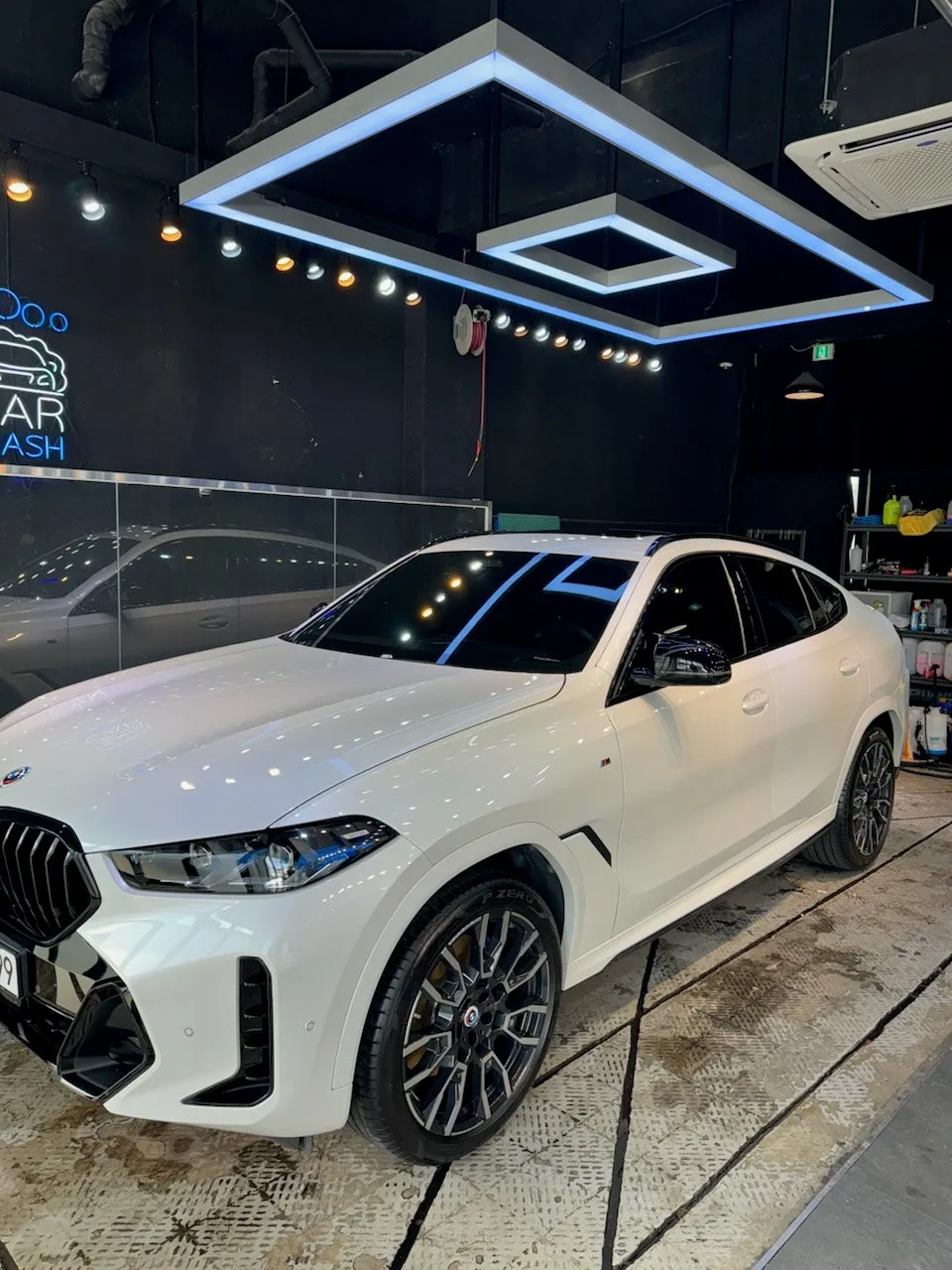BMW X6 40i 2023 화이트 사진 4