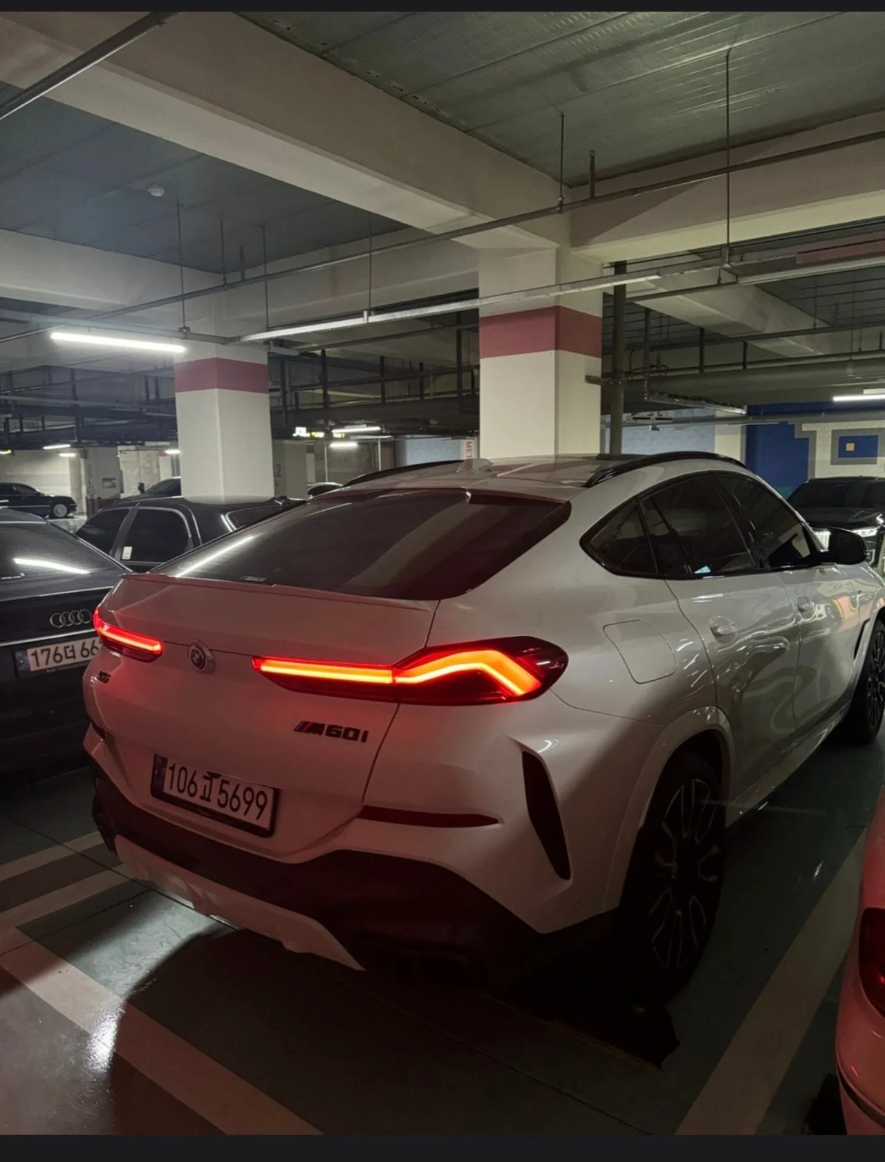 BMW X6 40i 2023 화이트 사진 5