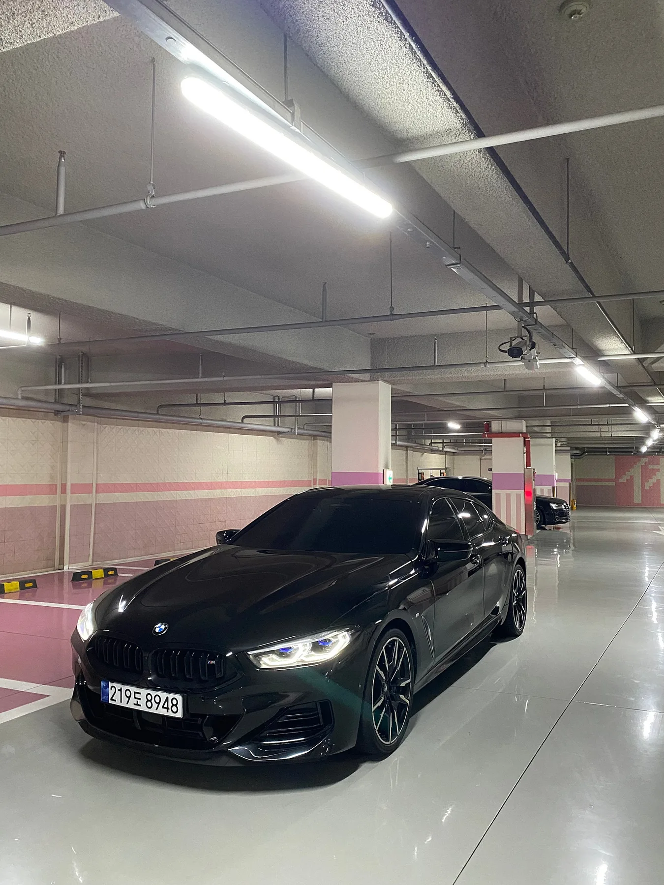 BMW M850i 2023 블랙 사진 2