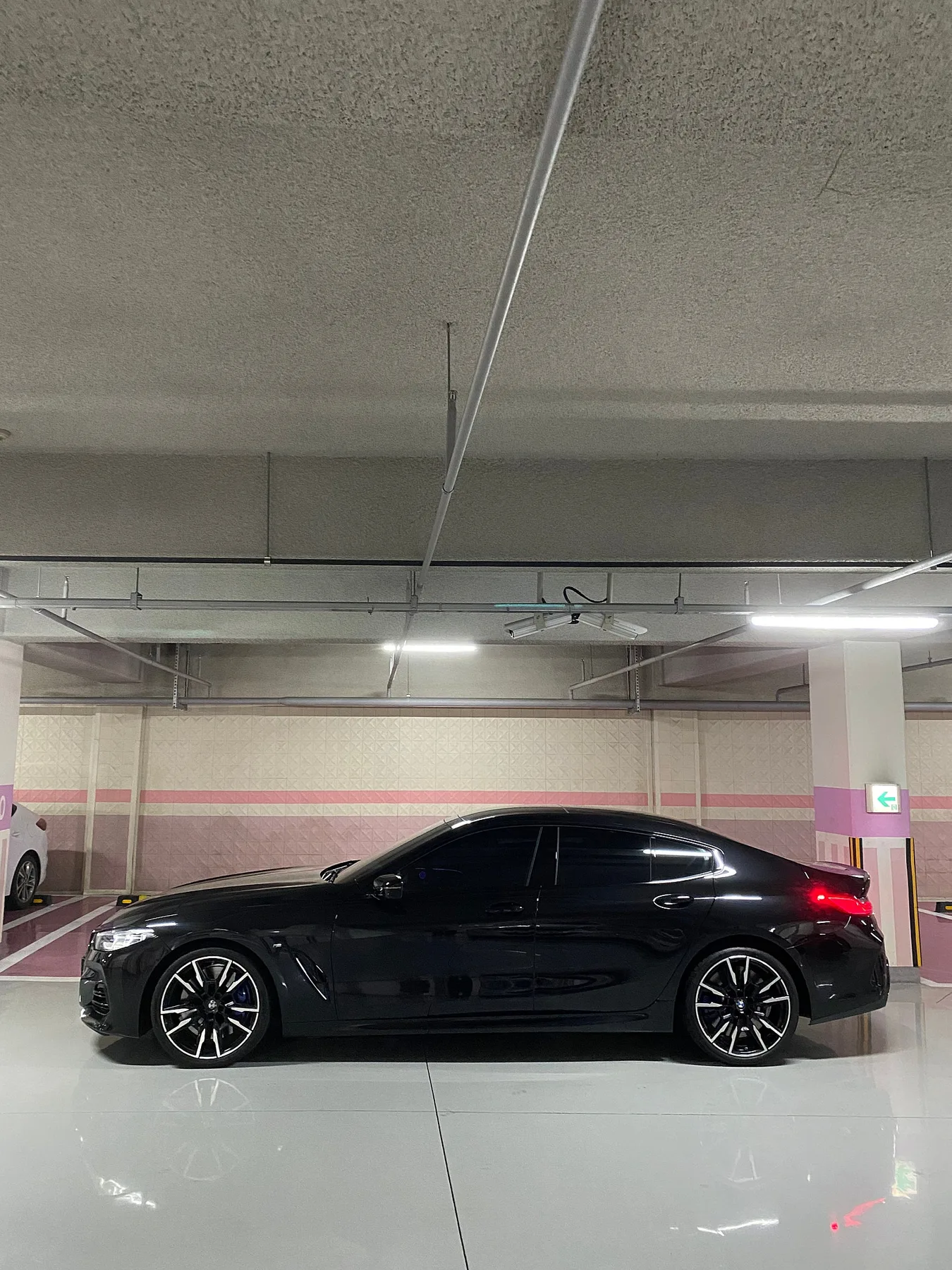 BMW M850i 2023 블랙 사진 3