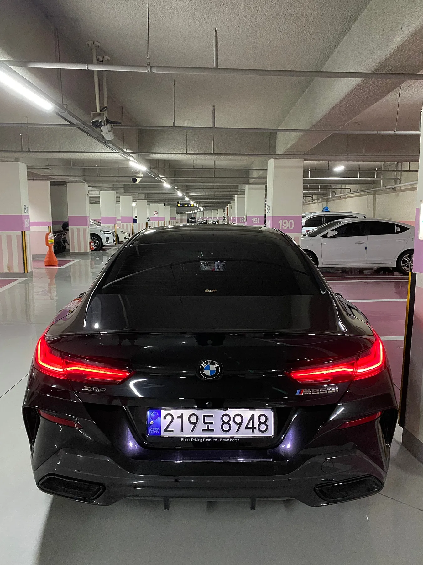 BMW M850i 2023 블랙 사진 4