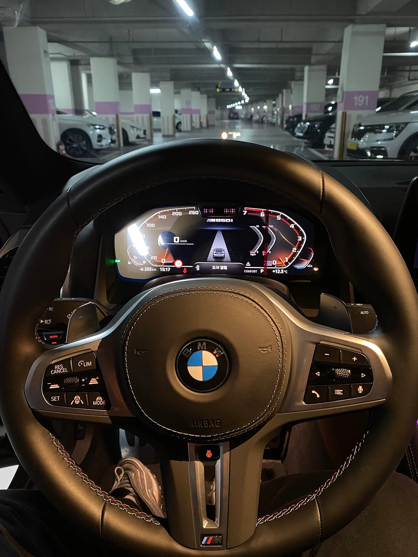 BMW M850i 2023 블랙 사진 6