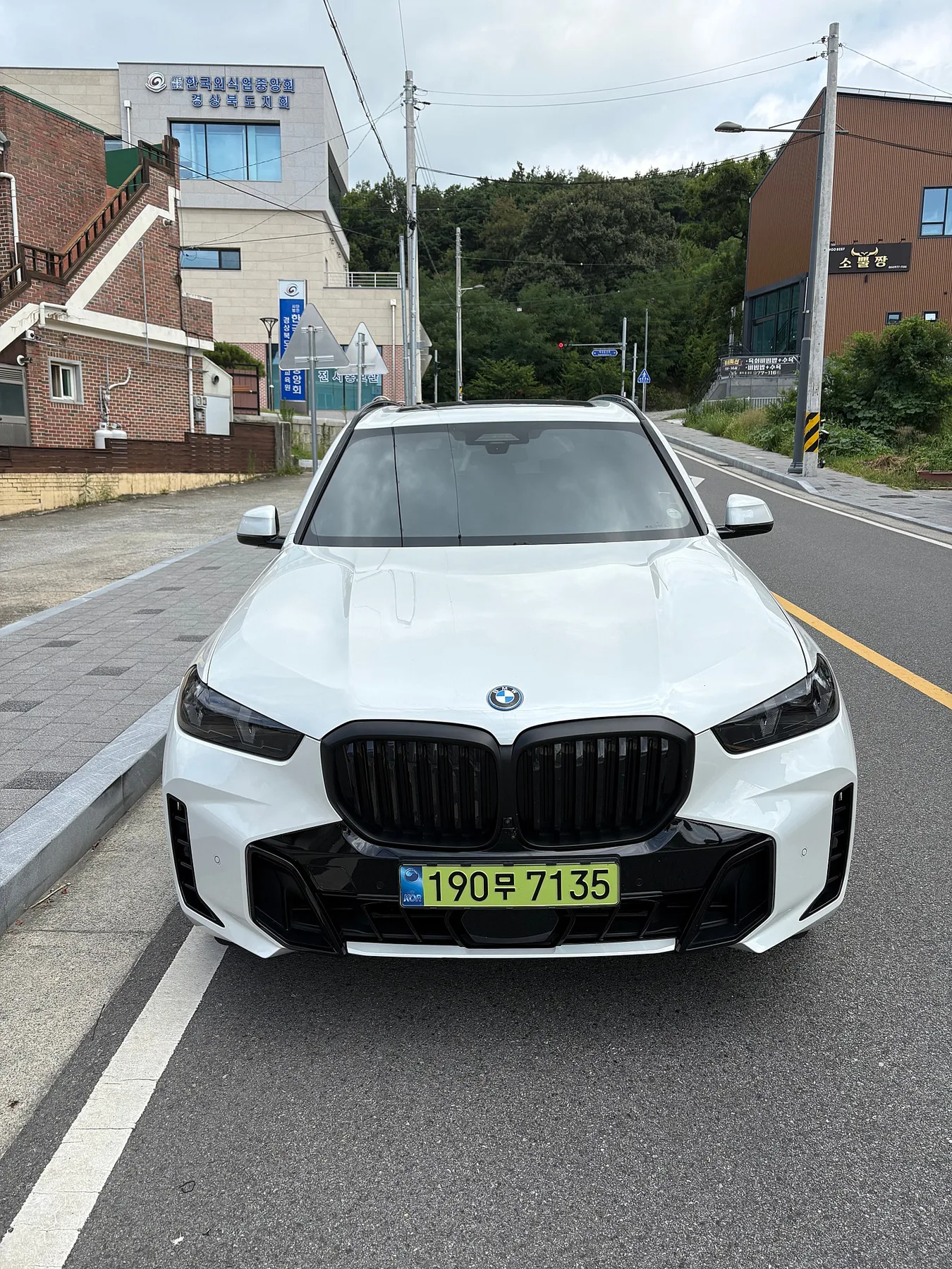 BMW X5 50e MSP Pro LCI 2025 미네랄 화이트 사진 1