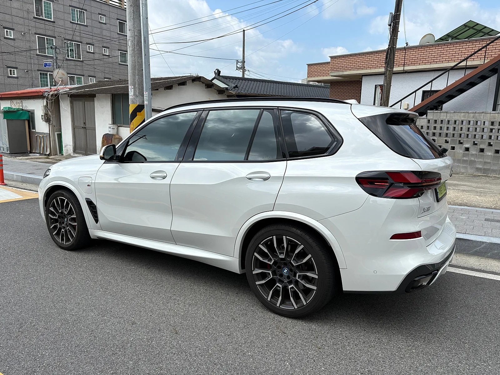 BMW X5 50e MSP Pro LCI 2025 미네랄 화이트 사진 4