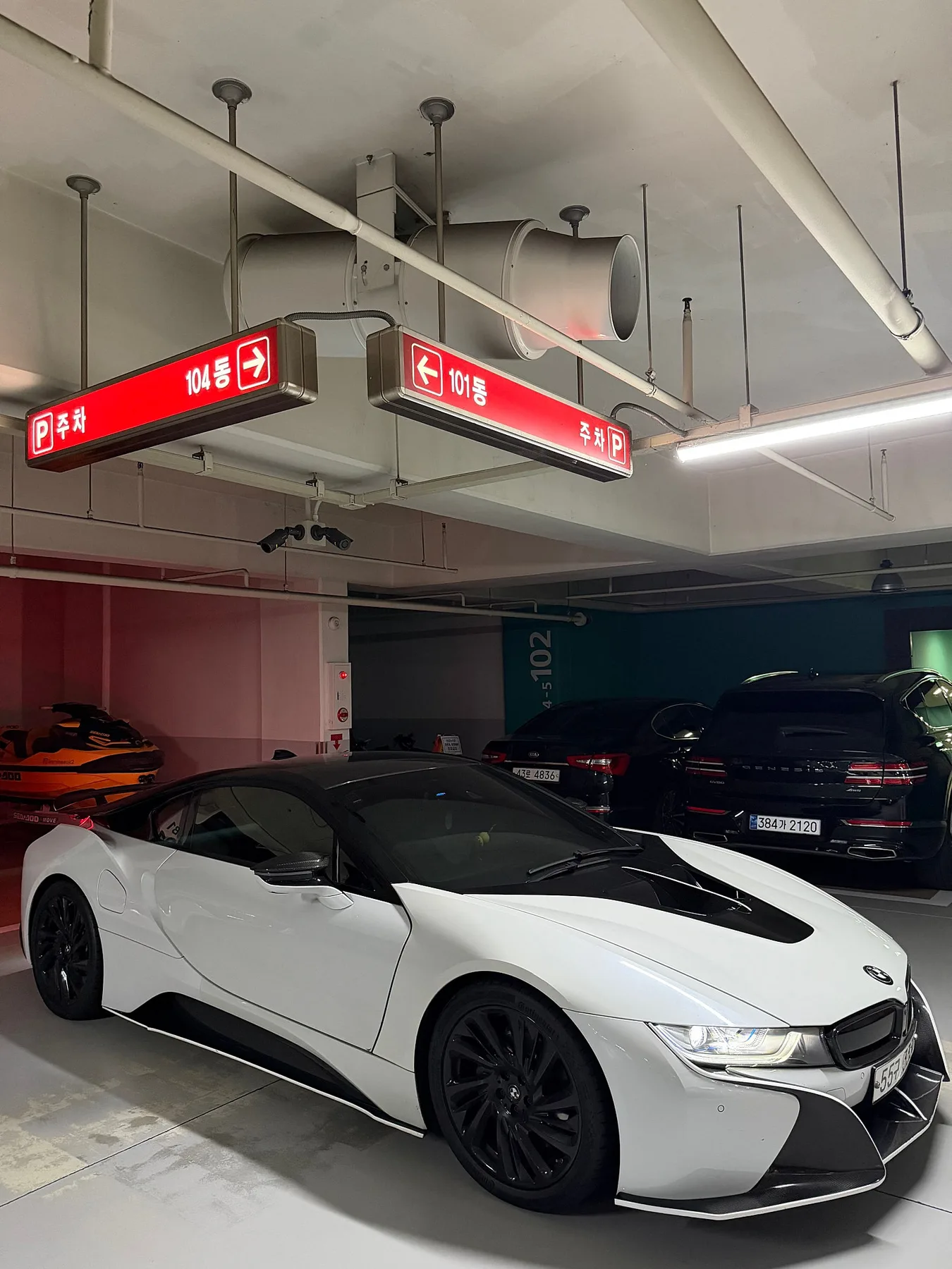 BMW i8 2016 화이트 사진 8
