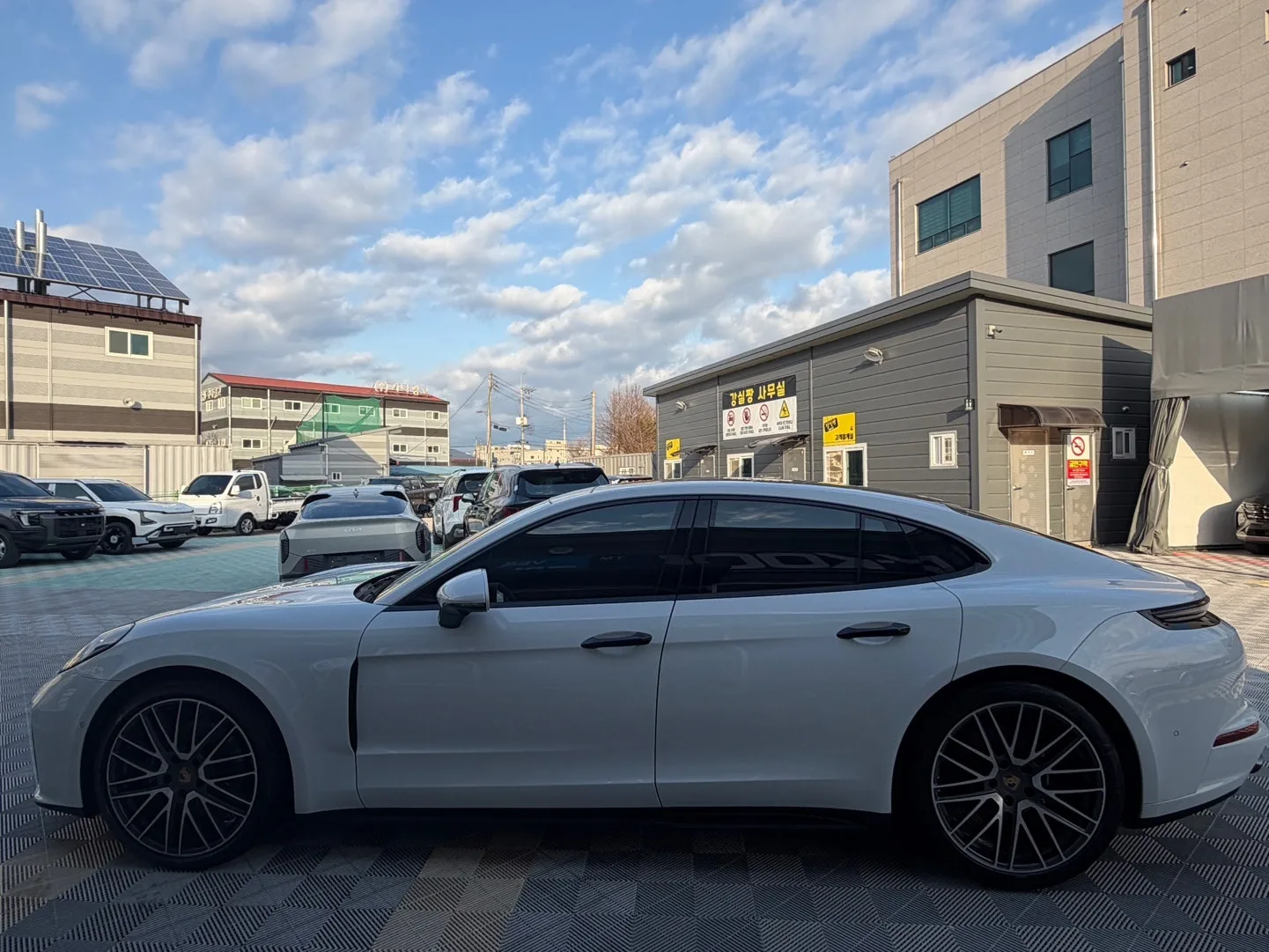 포르쉐 파나메라 2.9 V6 2024 화이트 사진 4