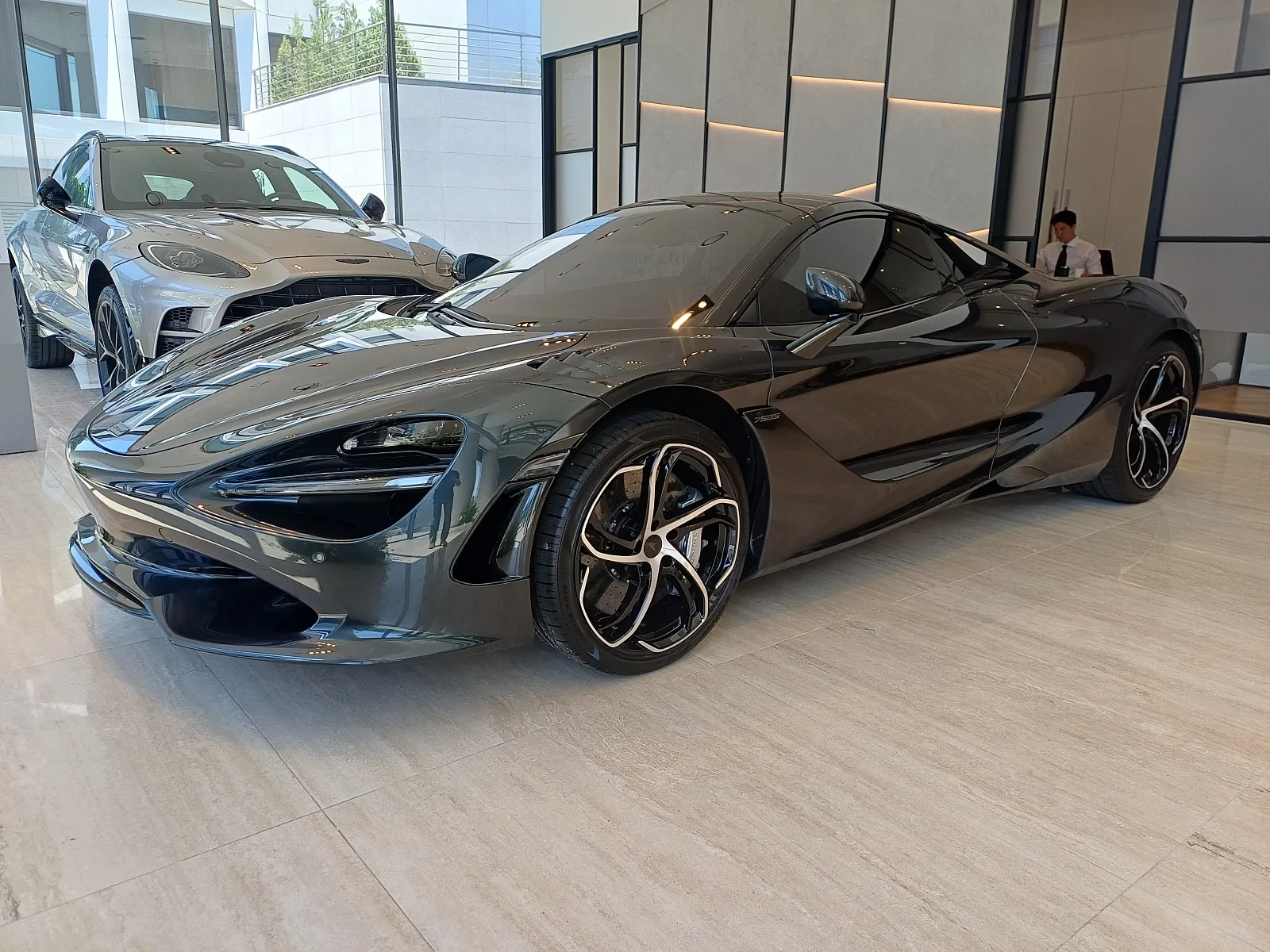 맥라렌 750S 스파이더 2026 블랙 사진 5