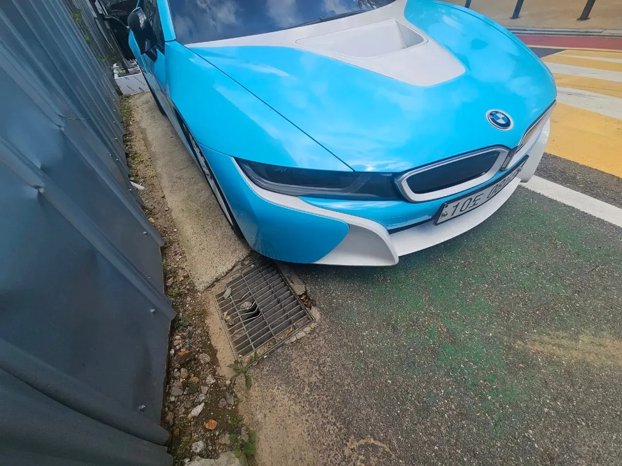 BMW i8 2015 청록 사진 7