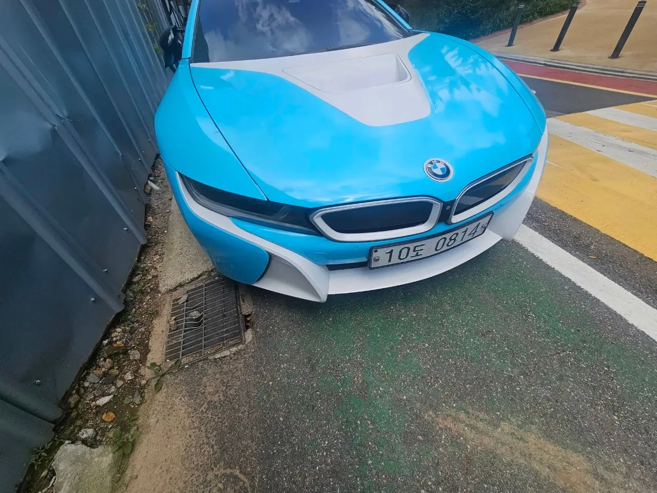BMW i8 2015 청록 사진 8