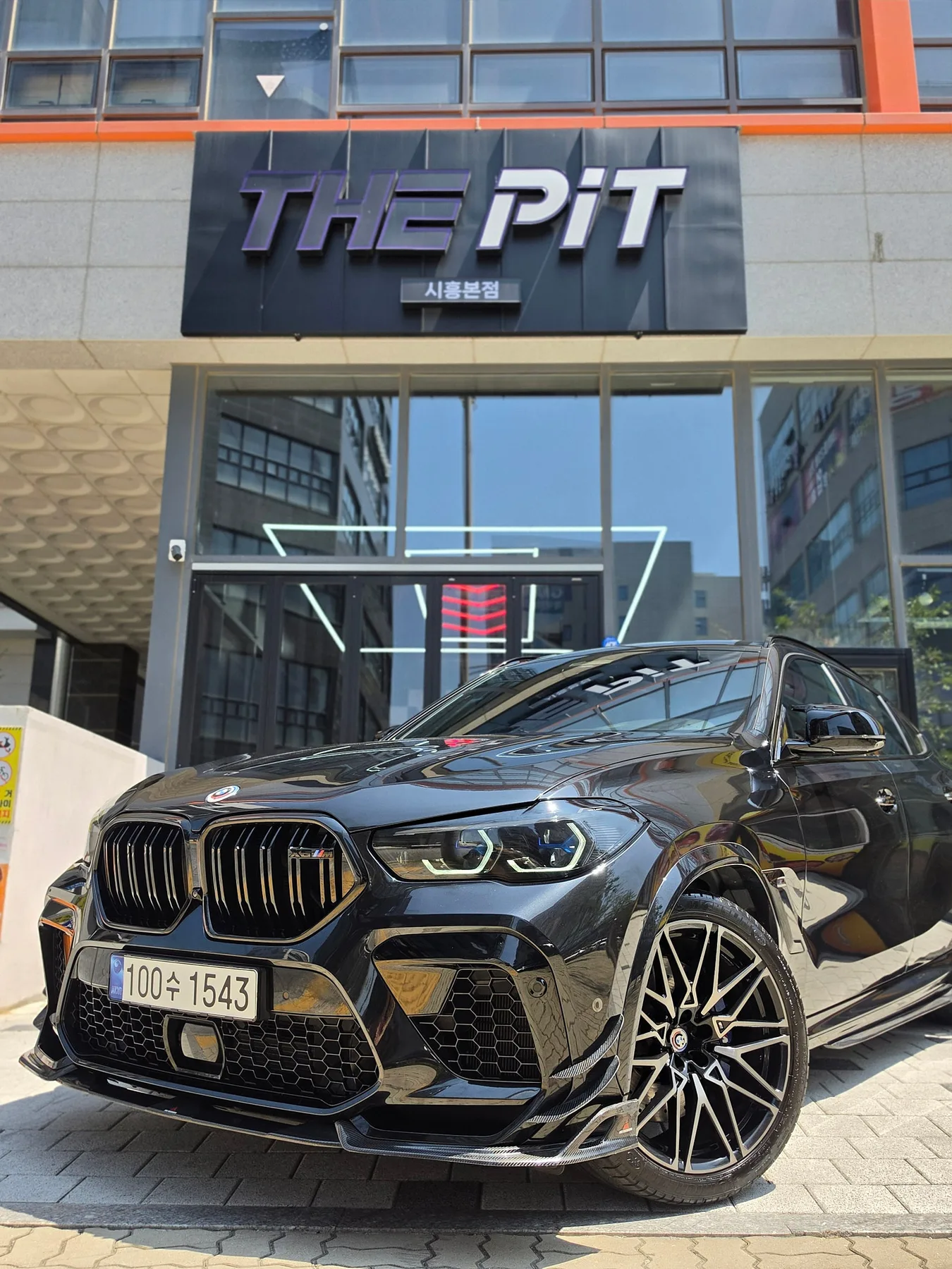 BMW X6M 컴패티션 2023 블랙 사진 1