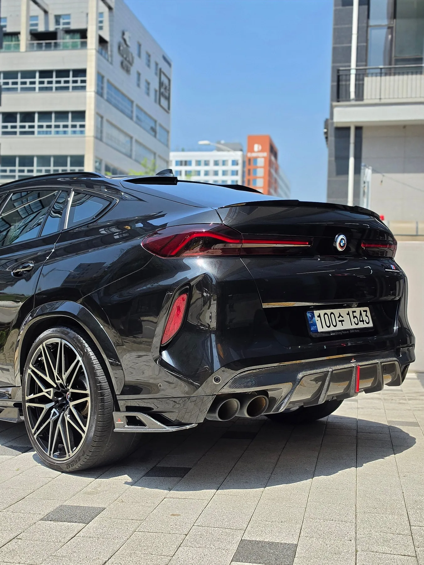 BMW X6M 컴패티션 2023 블랙 사진 5