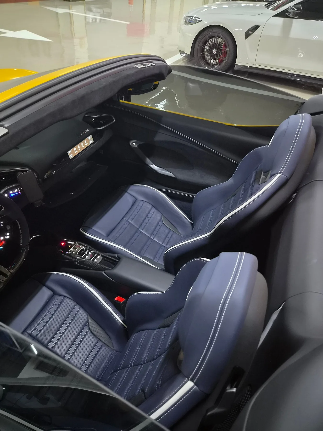 페라리 296 GTS 2024 옐로 사진 4
