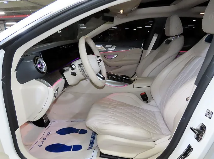 벤츠 AMG GT 63 S 4MATIC+ 2023 무광흰색 사진 5
