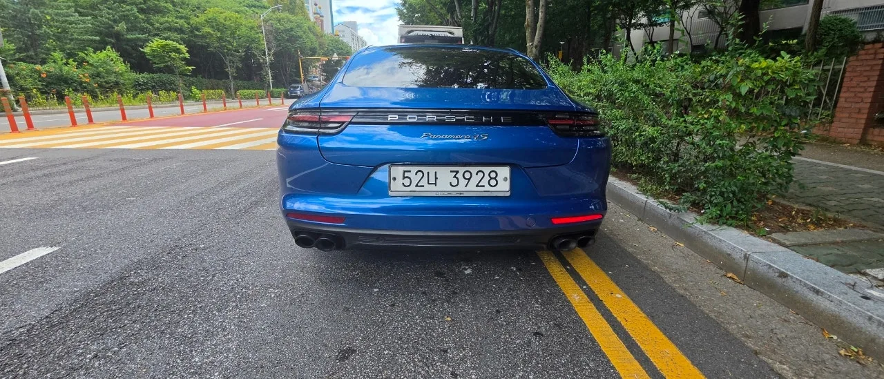 포르쉐 파나메라 4 2018 사파이어블루 사진 3