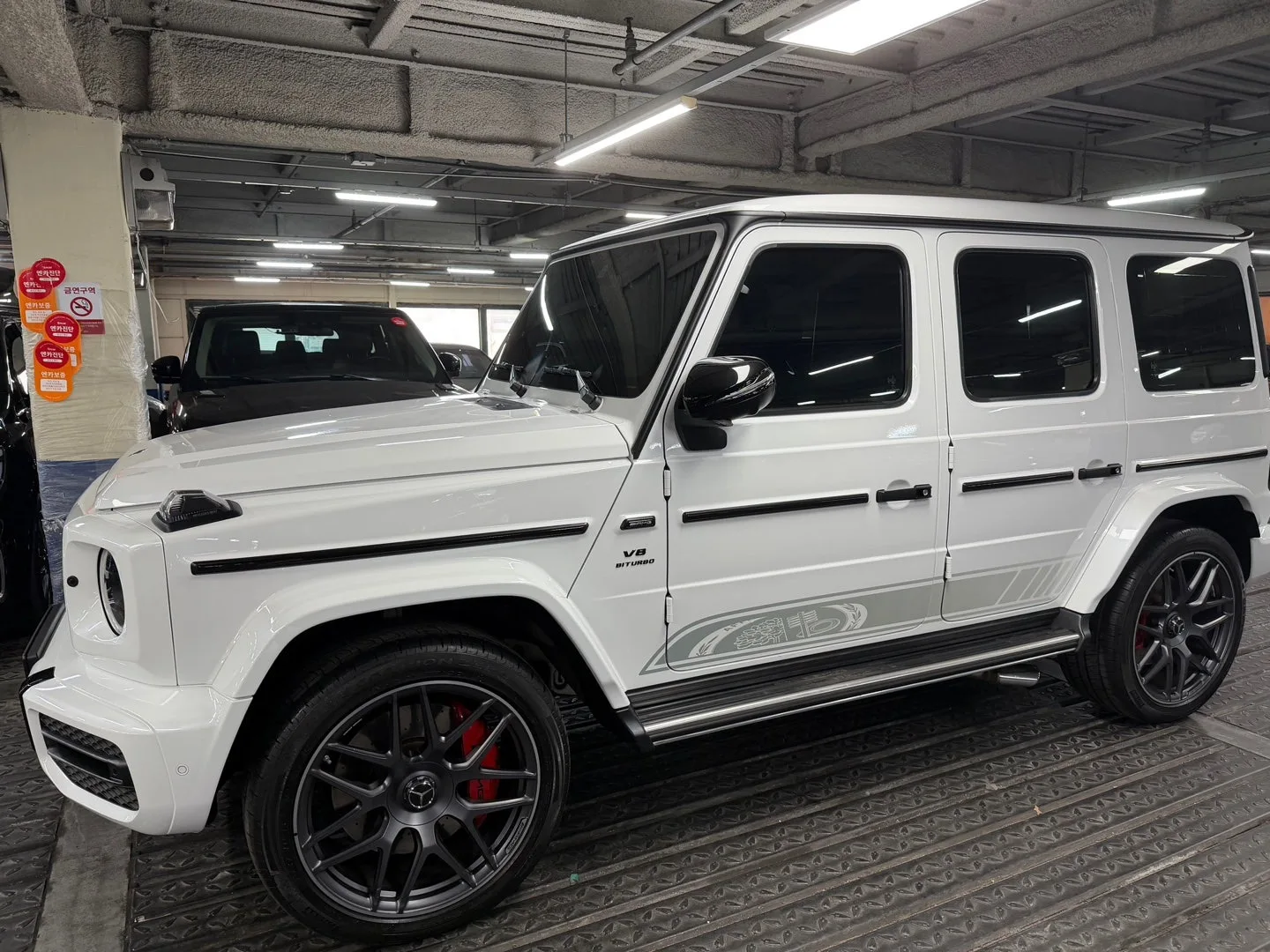 벤츠 G클래스 G63 55에디션 2022 화이트 사진 4