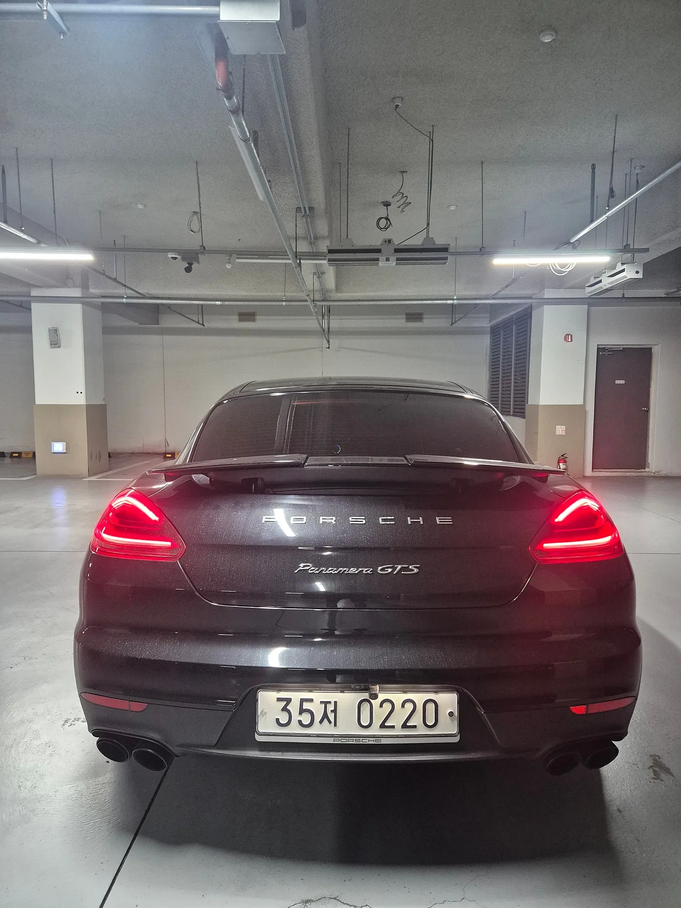 포르쉐 파나메라 4.8 GTS 2016 블랙 사진 8