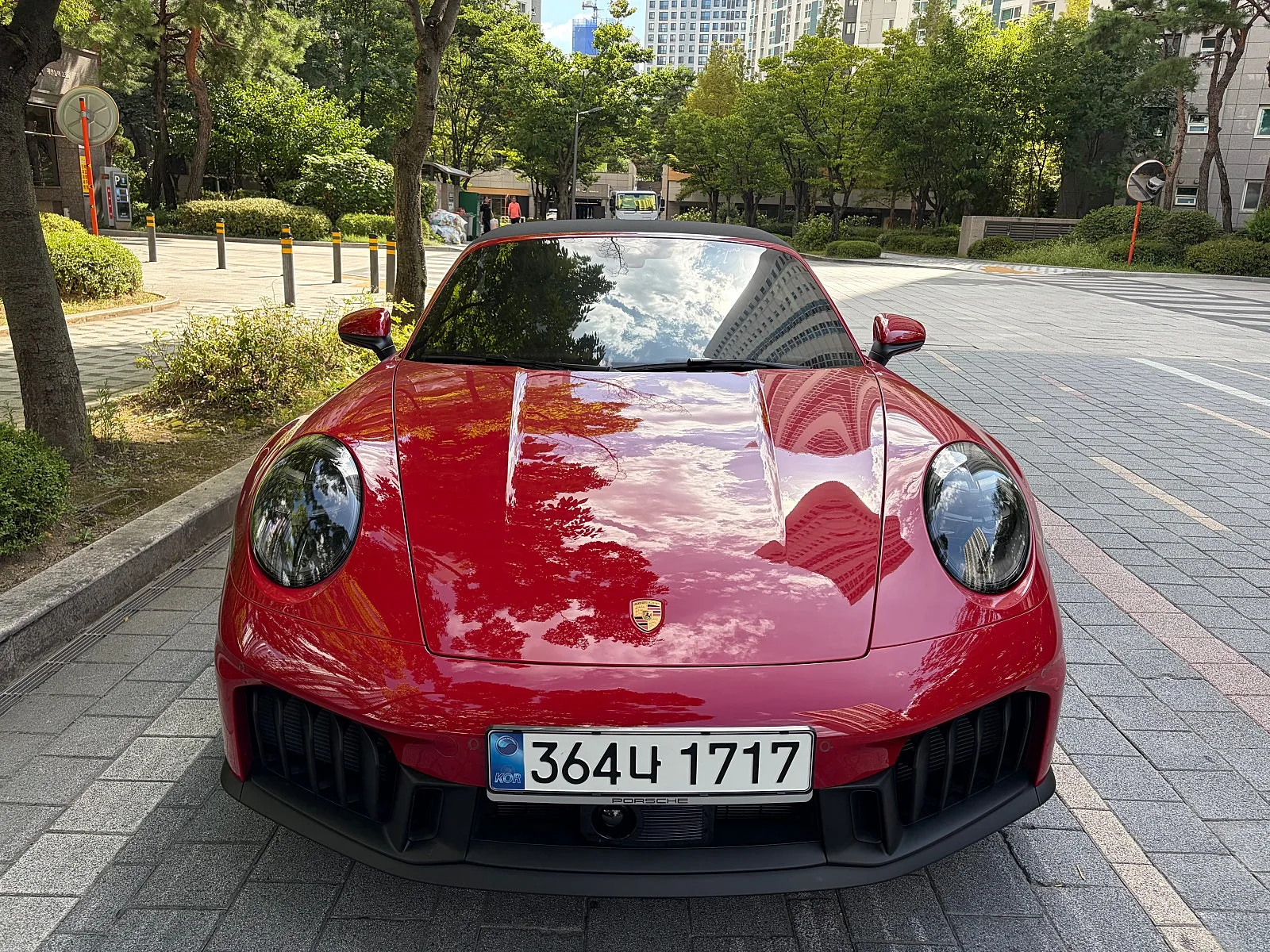 포르쉐 911 카레라 4 GTS 카브리올레 2026 카민레드 사진 7