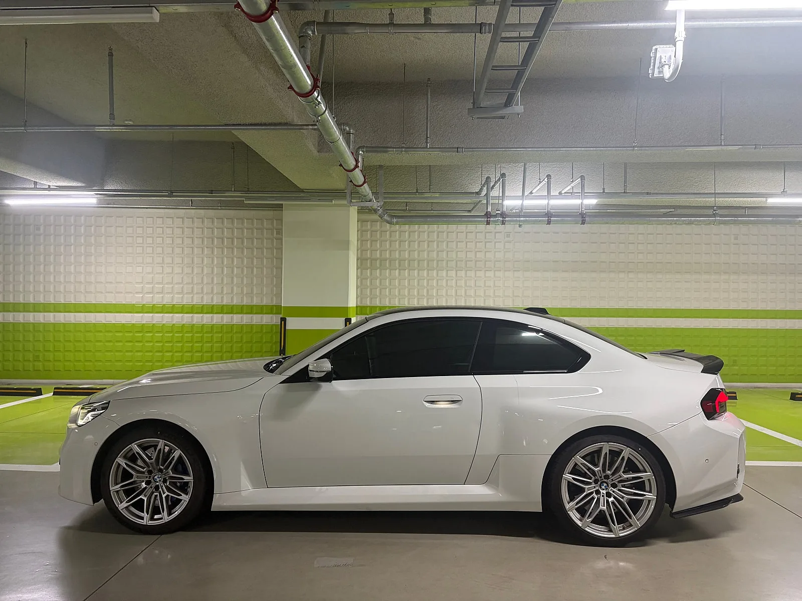 BMW M2 Coupe LCI P2 2025 화이트 사진 2