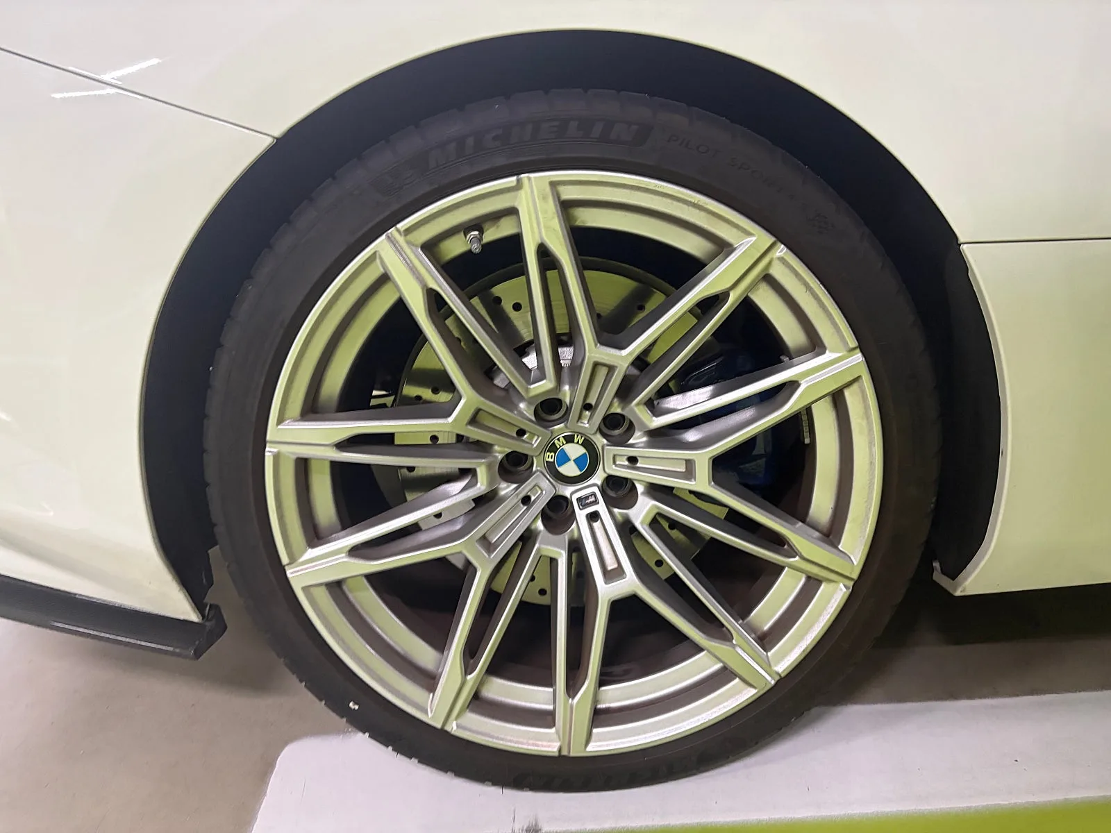 BMW M2 Coupe LCI P2 2025 화이트 사진 8