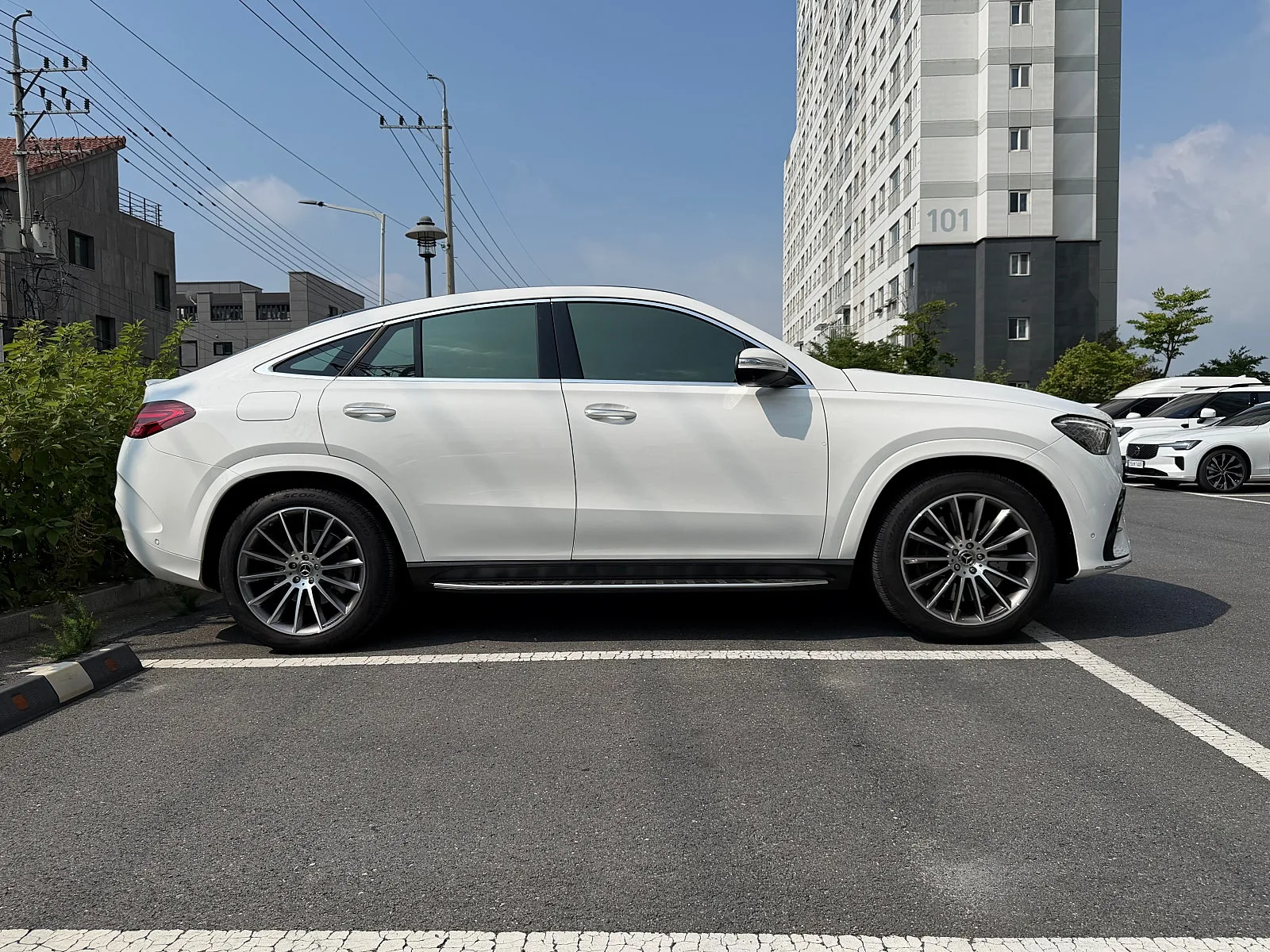 벤츠 GLE450d 4MATIC 쿠페 2023 화이트 사진 3