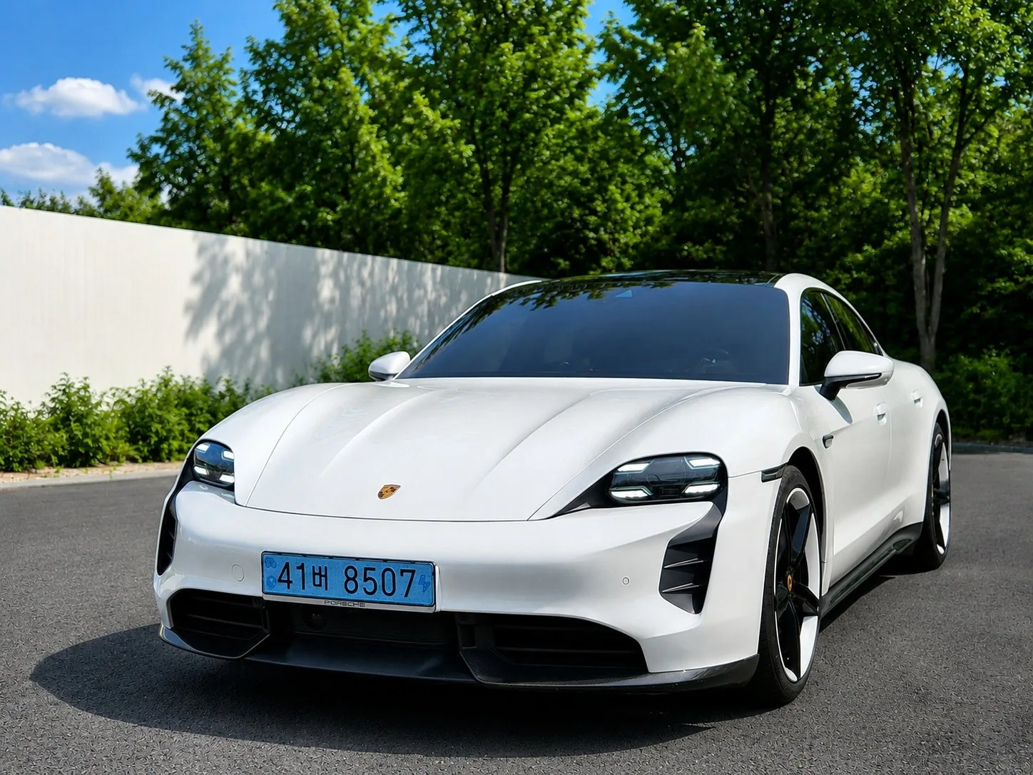 포르쉐 타이칸 GTS 2023 화이트 사진 1