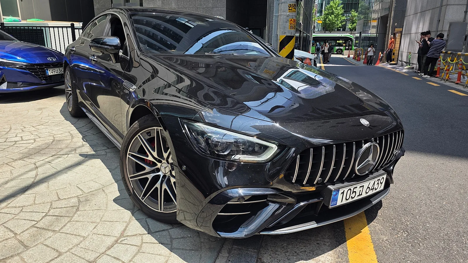 벤츠 AMG GT 43 4MATIC+ 2025 블랙 사진 2