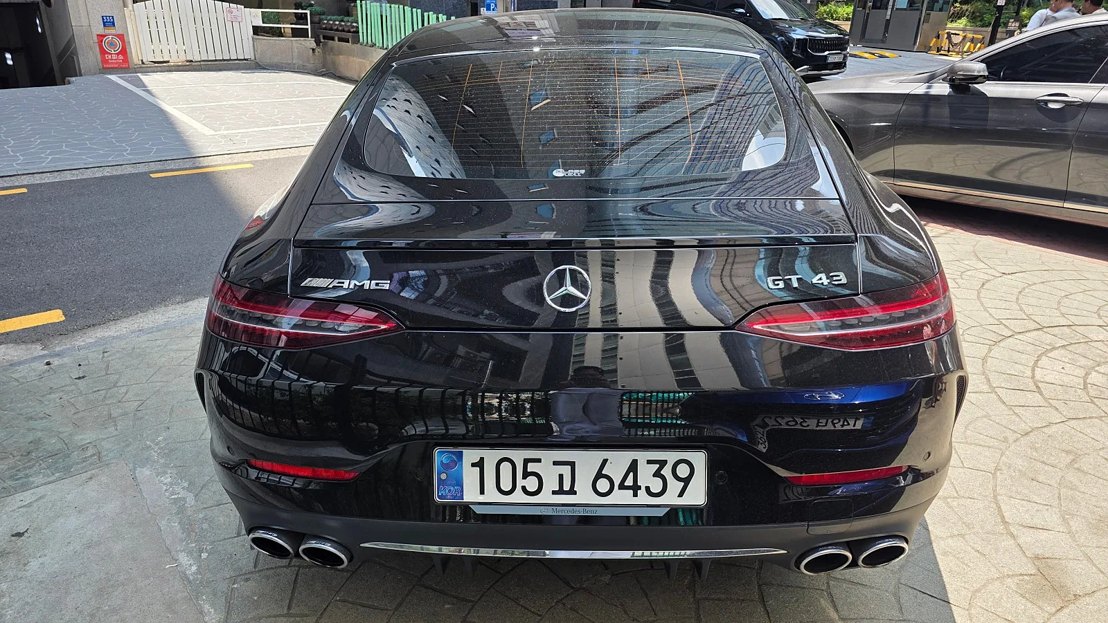 벤츠 AMG GT 43 4MATIC+ 2025 블랙 사진 5