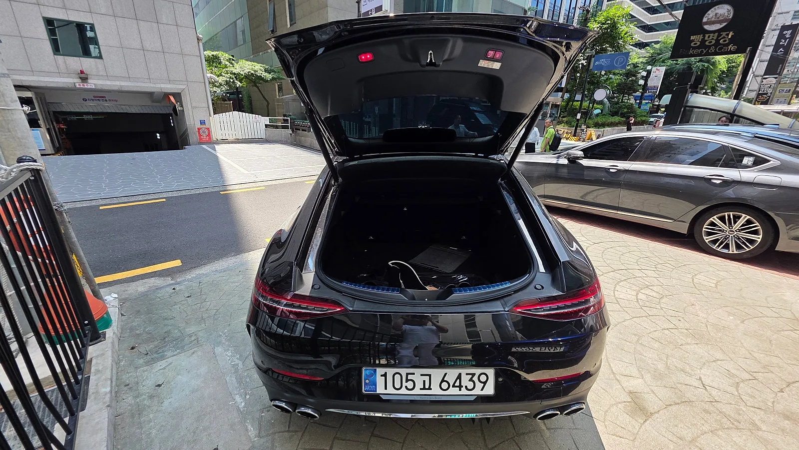 벤츠 AMG GT 43 4MATIC+ 2025 블랙 사진 7