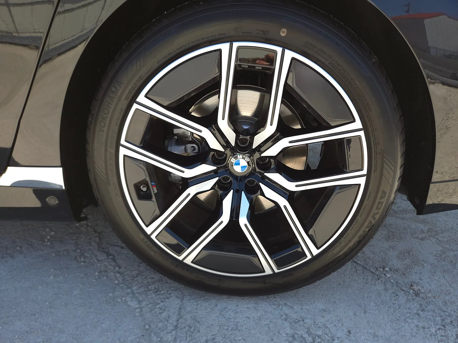 BMW 740d 2026 블랙 사진 8