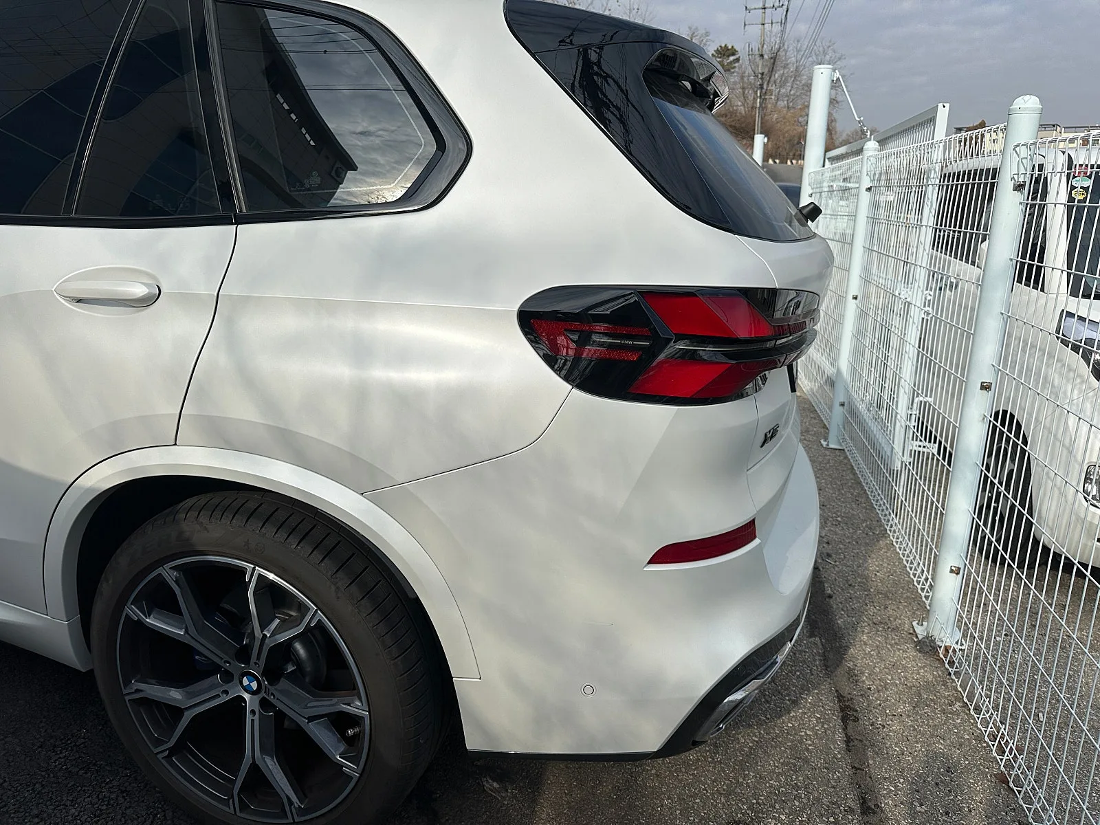 BMW X5 40i MSP 2024 화이트 사진 3