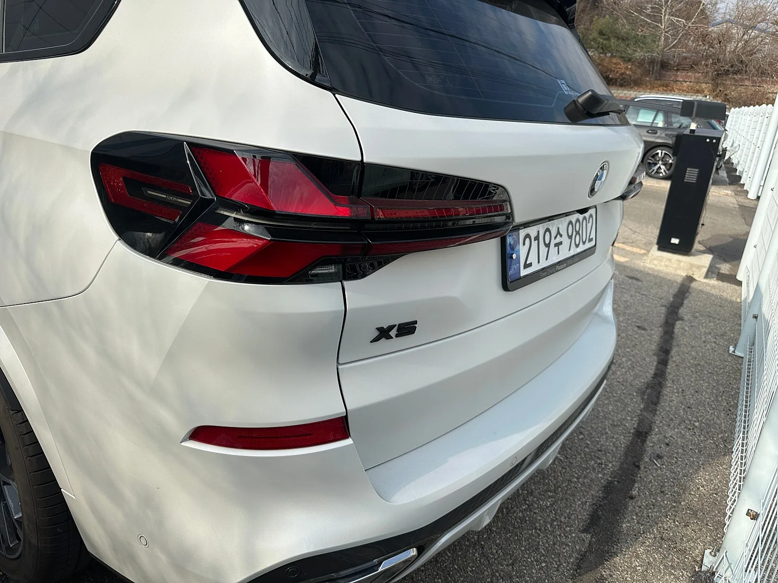 BMW X5 40i MSP 2024 화이트 사진 4