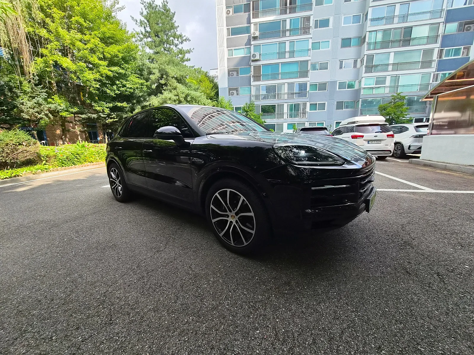 포르쉐 카이엔 3.0 E하이브리드 2024 블랙 사진 7