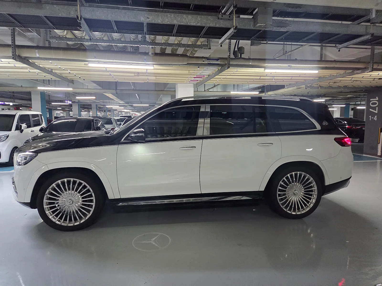 벤츠 GLS 400D 마이바흐 컨버젼 2022 화이트 사진 4