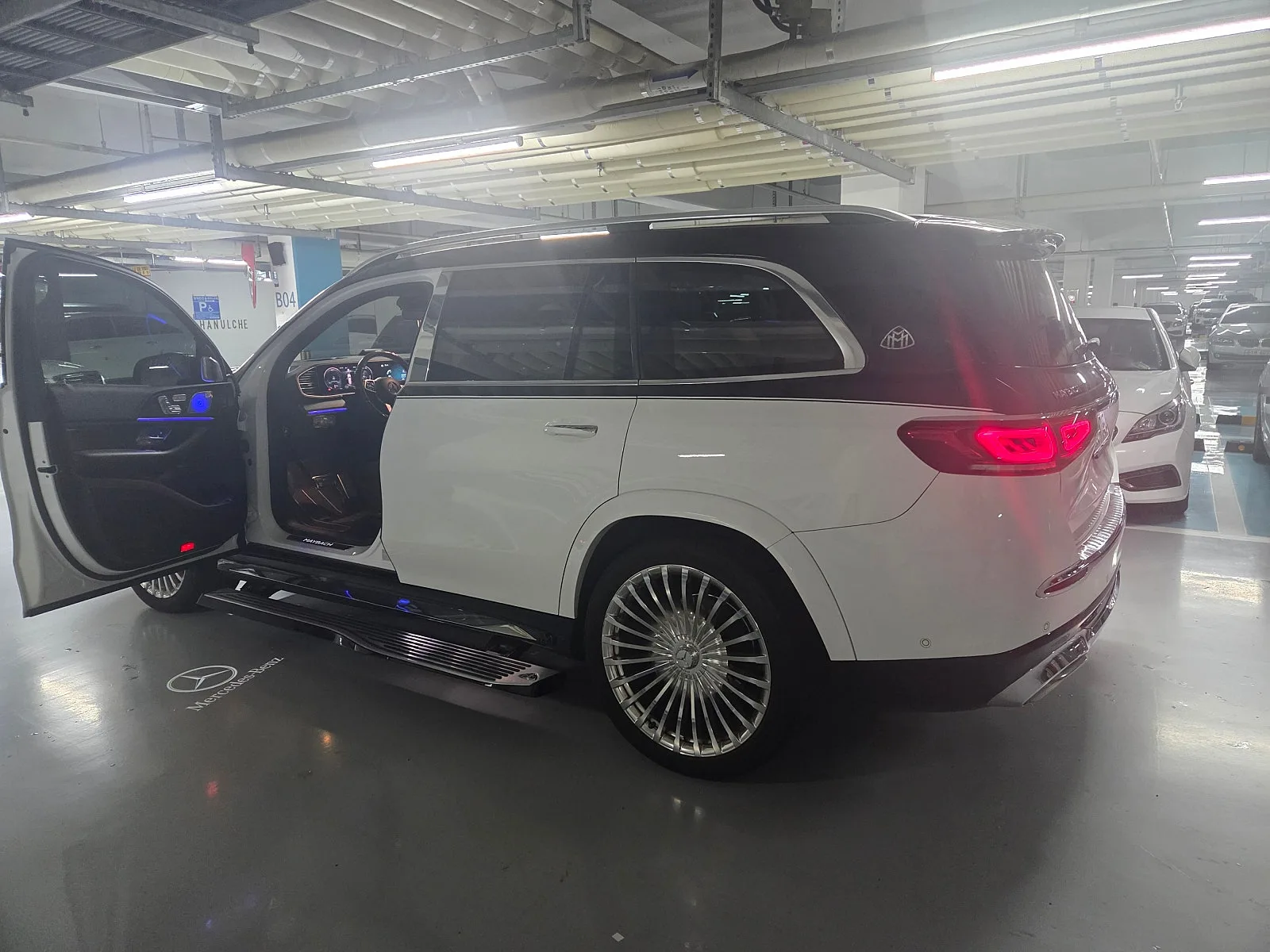 벤츠 GLS 400D 마이바흐 컨버젼 2022 화이트 사진 5