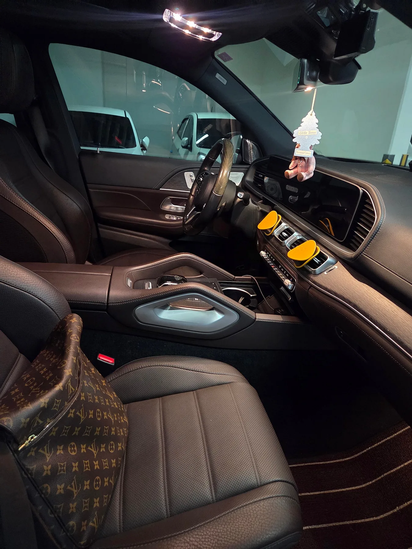 벤츠 GLS 400D 마이바흐 컨버젼 2022 화이트 사진 7