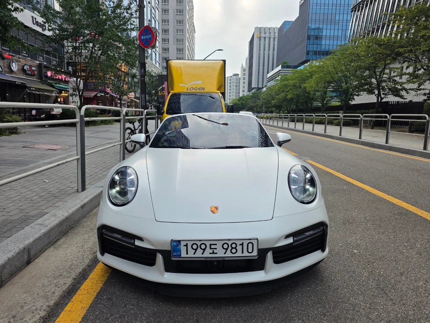 포르쉐 911 터보 S 2024 화이트 사진 4