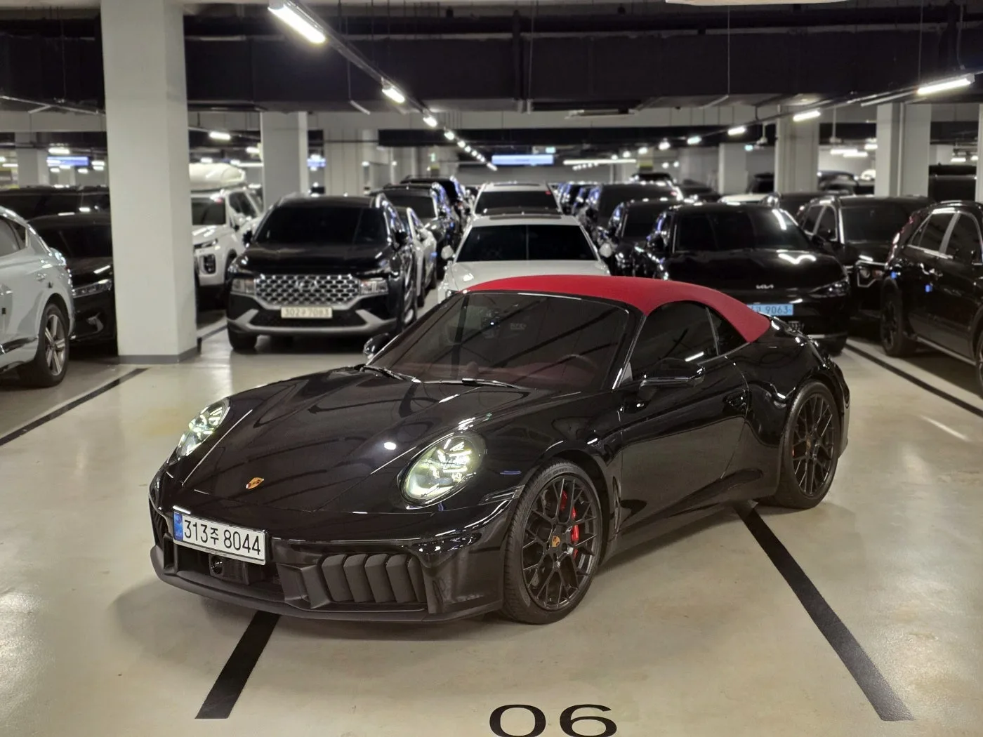 포르쉐 911 카레라 카브리올레 GTS 2025 블랙 사진 1