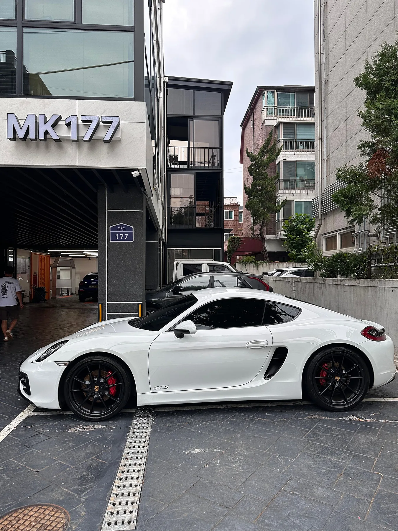 포르쉐 카이맨 GTS 2015 화이트 사진 6