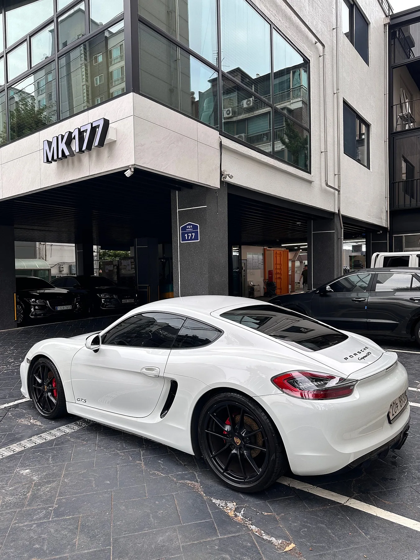 포르쉐 카이맨 GTS 2015 화이트 사진 7