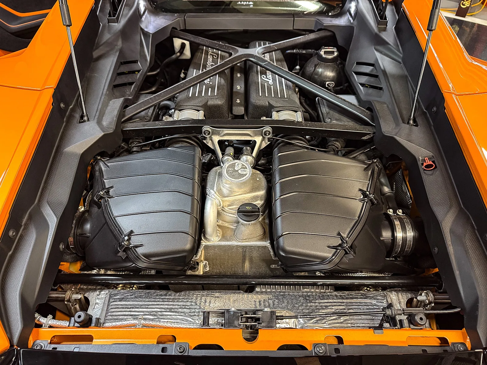 람보르기니 우라칸 테크니카 LP640-2 2024 아란치오 보레알리스 사진 8