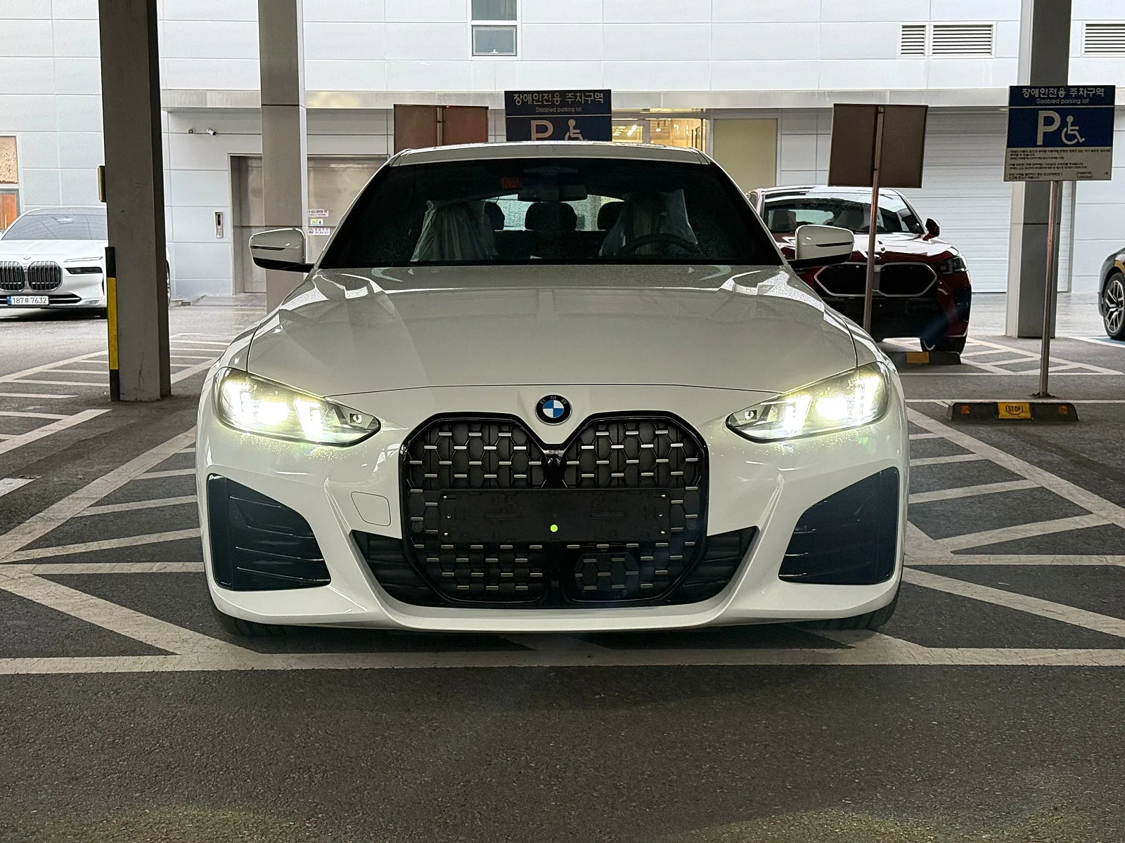 BMW 420i 그란쿠페 2025 화이트 사진 1