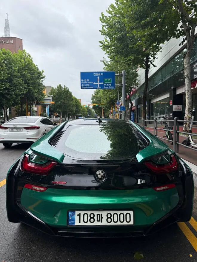 BMW i8 후기형 2016 청록 사진 3